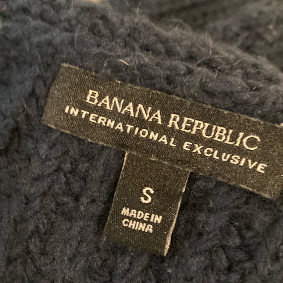 Banana republic navy oversized turtleneck sweater, size small ￼ - Picture 2 of 7